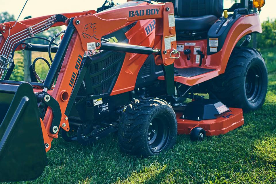 1022 Tractor with Optional Mower Deck